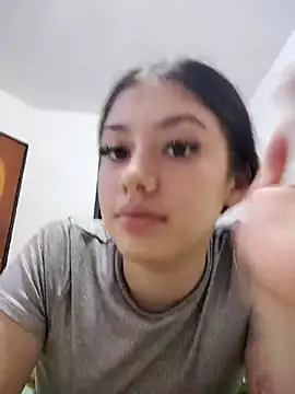 Aurora Pearl online show from 03-07-26, 12:07