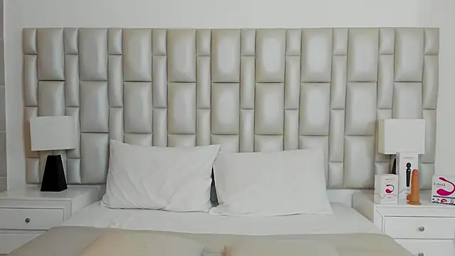 paola katy dicks online show from 12-28-24, 01:59