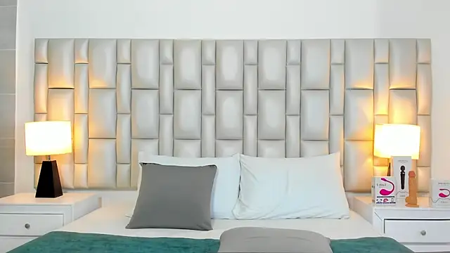 paola katy dicks online show from 09-09-25, 07:57