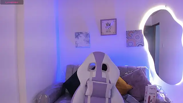 Snapshot of Afrodita_rouss chatting on 02-19-26, 08:49 Afrodita rouss online show from 02-19-26, 08:49