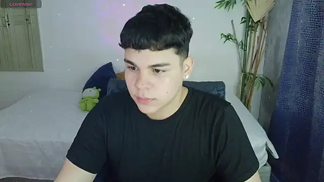 Snapshot of eithan_jonnes chatting on 02-10-26, 08:46 eithan jonnes online show from 02-10-26, 08:46