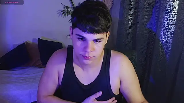 Snapshot of eithan_jonnes chatting on 02-21-26, 08:43 eithan jonnes online show from 02-21-26, 08:43