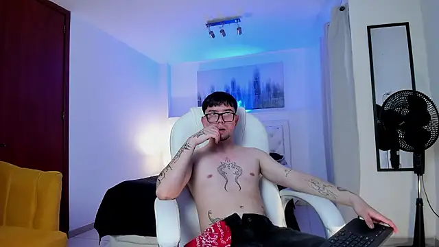 Snapshot of KaiStein chatting on 02-13-26, 07:54 KaiStein online show from 02-13-26, 07:54