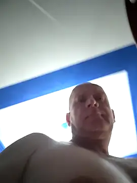 Snapshot of sk8brd_snwbrd_no_snitch chatting on 02-19-26, 01:12 sk8brd snwbrd no snitch online show from 02-19-26, 01:12