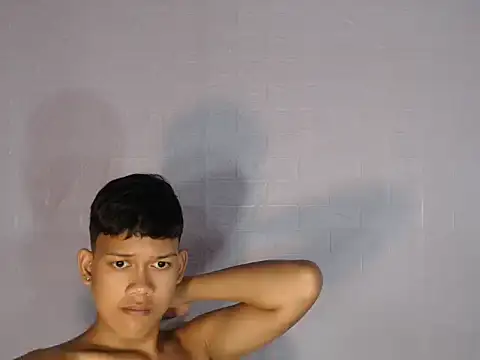 UrAsian Turjak online show from 04-21-26, 02:26