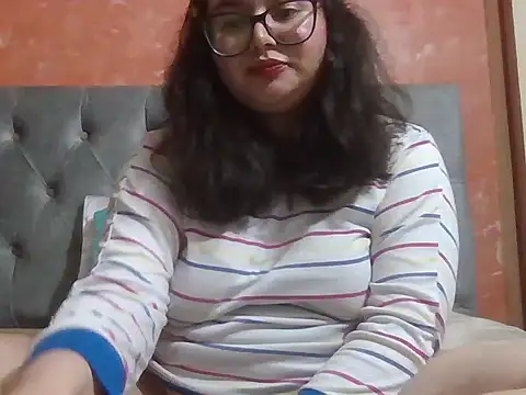 Snapshot of DearestKittyKat chatting on 02-16-26, 04:19 DearestKittyKat online show from 02-16-26, 04:19