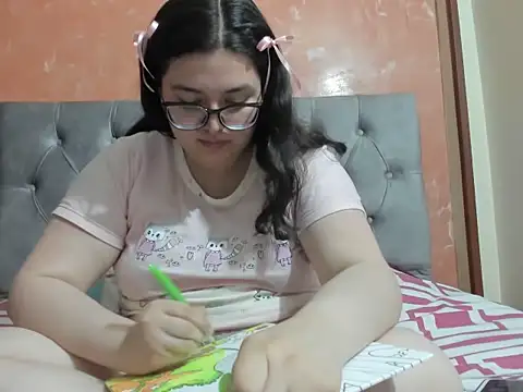 Snapshot of DearestKittyKat chatting on 02-21-26, 04:57 DearestKittyKat online show from 02-21-26, 04:57