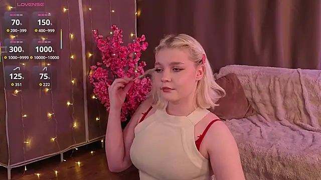 TobiteAnnie online show from 02-26-26, 04:28