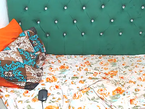 Snapshot of NtandoXx chatting on 02-13-26, 03:46 NtandoXx online show from 02-13-26, 03:46