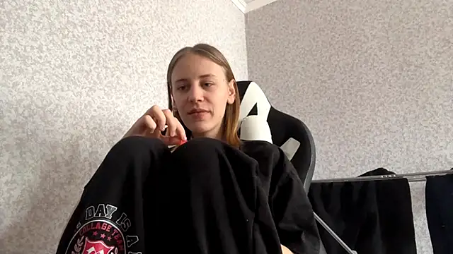 Sweety Burger online show from 02-25-26, 12:04