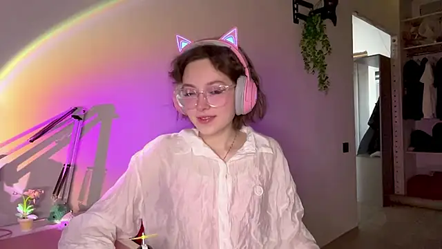 Snapshot of SlunkRear chatting on 02-13-26, 12:06 SlunkRear online show from 02-13-26, 12:06