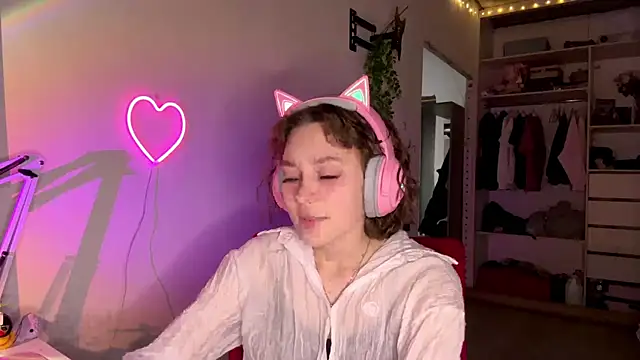 Snapshot of SlunkRear chatting on 02-26-26, 10:20 SlunkRear online show from 02-26-26, 10:20