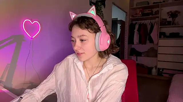 Snapshot of SlunkRear chatting on 02-28-26, 10:11 SlunkRear online show from 02-28-26, 10:11