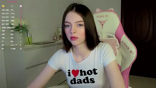 Snapshot of LizaRise chatting on 02-20-26, 12:05 LizaRise online show from 02-20-26, 12:05