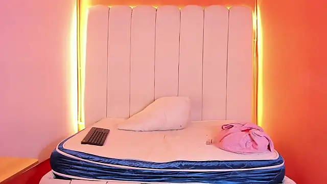 Snapshot of NaughtyVibes_OS chatting on 02-10-26, 01:48 NaughtyVibes OS online show from 02-10-26, 01:48