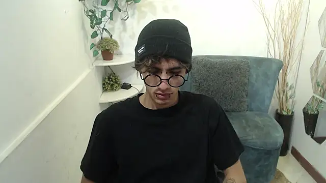 Snapshot of AaronBeer_ chatting on 02-26-26, 11:42 AaronBeer online show from 02-26-26, 11:42