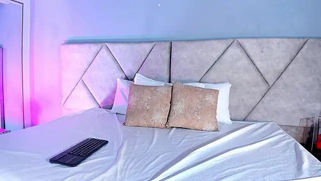 Snapshot of KaattyDoll chatting on 02-15-26, 01:09 KaattyDoll online show from 02-15-26, 01:09