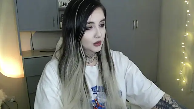 Snapshot of Rin_Tozier chatting on 02-17-26, 12:51 Rin Tozier online show from 02-17-26, 12:51