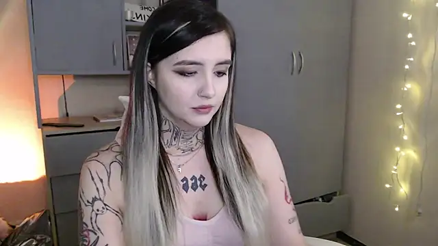 Snapshot of Rin_Tozier chatting on 02-27-26, 03:06 Rin Tozier online show from 02-27-26, 03:06