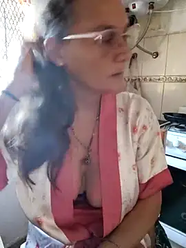 Snapshot of Nanybeach chatting on 02-13-26, 08:16 Nanybeach online show from 02-13-26, 08:16