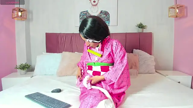 Snapshot of emma_wilder_ chatting on 02-19-26, 07:43 emma wilder online show from 02-19-26, 07:43