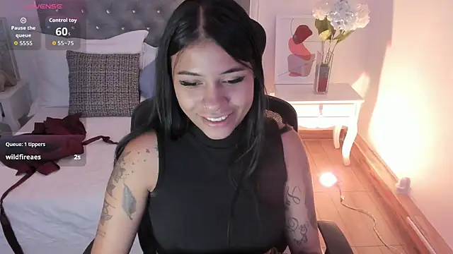 Snapshot of Aisha_Haddad chatting on 02-26-26, 02:05 Aisha Haddad online show from 02-26-26, 02:05