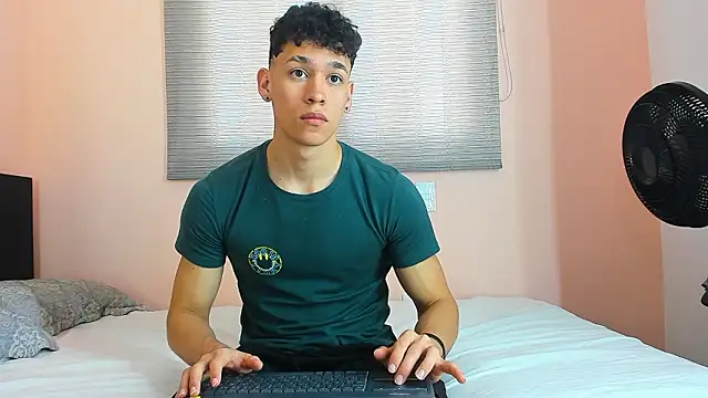 Snapshot of Muscle__Myke chatting on 02-26-26, 01:10 Muscle Myke online show from 02-26-26, 01:10