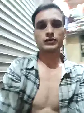 Snapshot of Beinghorny83 chatting on 02-12-26, 06:25 Beinghorny83 online show from 02-12-26, 06:25