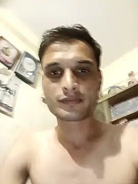 Snapshot of Beinghorny83 chatting on 02-14-26, 06:37 Beinghorny83 online show from 02-14-26, 06:37