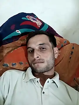 Snapshot of Beinghorny83 chatting on 02-18-26, 02:57 Beinghorny83 online show from 02-18-26, 02:57