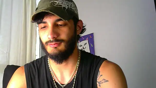 Snapshot of LovexJuxn8 chatting on 02-17-26, 07:20 LovexJuxn8 online show from 02-17-26, 07:20