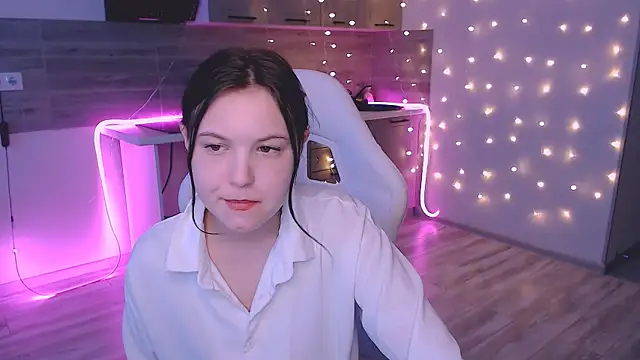 Snapshot of lily_milleerr chatting on 02-13-26, 01:29 lily milleerr online show from 02-13-26, 01:29