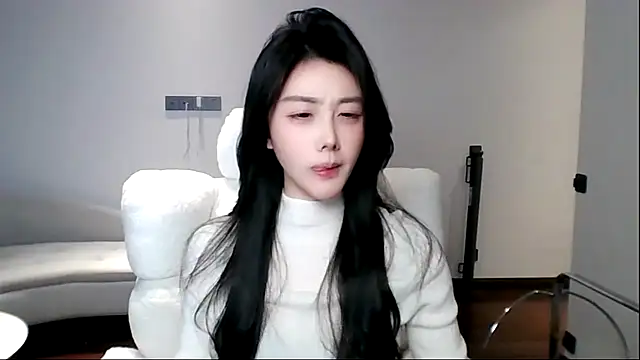 MedeLineayr online show from 03-18-26, 05:49