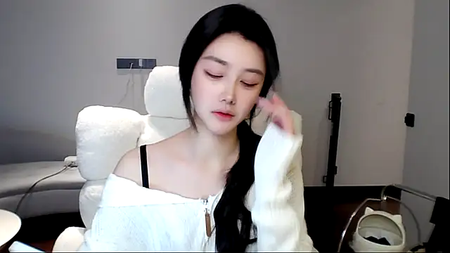 MedeLineayr online show from 03-27-26, 04:29