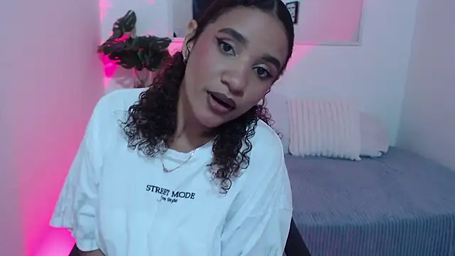 Snapshot of Alice_Grinnerk chatting on 03-01-26, 01:57 Alice Grinnerk online show from 03-01-26, 01:57