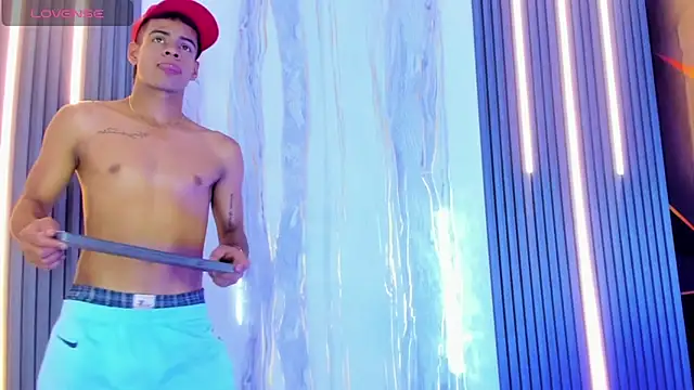 Snapshot of Vicky_and_Jeyco chatting on 02-18-26, 08:05 Vicky and Jeyco online show from 02-18-26, 08:05