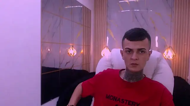 Snapshot of benjamin_anthony chatting on 02-16-26, 01:29 benjamin anthony online show from 02-16-26, 01:29