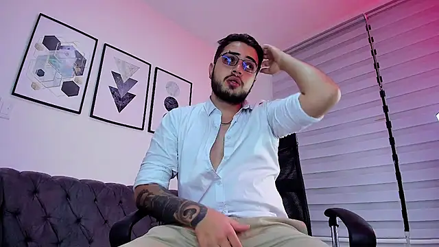 Snapshot of ethan_grace chatting on 02-19-26, 12:23 ethan grace online show from 02-19-26, 12:23