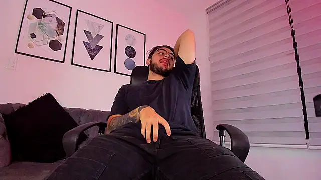 Snapshot of ethan_grace chatting on 02-21-26, 12:06 ethan grace online show from 02-21-26, 12:06