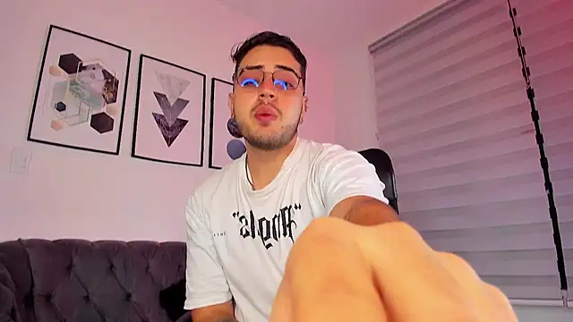 Snapshot of ethan_grace chatting on 02-24-26, 12:14 ethan grace online show from 02-24-26, 12:14