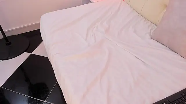 Lia Latte online show from 02-27-26, 12:21