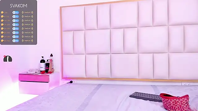 Violetta-foxx online show from 04-15-26, 07:32