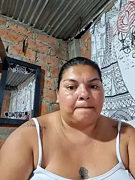 Snapshot of Juli_Powl chatting on 02-12-26, 11:11 Juli Powl online show from 02-12-26, 11:11