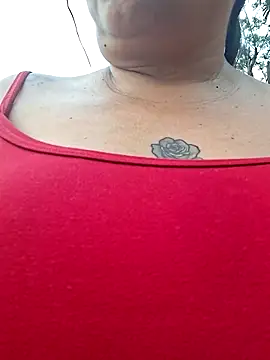 Snapshot of Juli_Powl chatting on 02-13-26, 12:12 Juli Powl online show from 02-13-26, 12:12