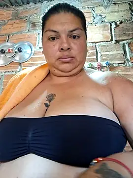 Snapshot of Juli_Powl chatting on 02-26-26, 01:32 Juli Powl online show from 02-26-26, 01:32