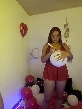 Snapshot of Aleja_Sammy chatting on 02-14-26, 03:20 Aleja Sammy online show from 02-14-26, 03:20