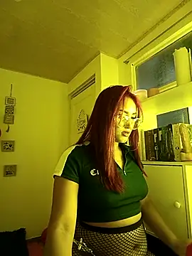 Snapshot of Aleja_Sammy chatting on 02-18-26, 05:20 Aleja Sammy online show from 02-18-26, 05:20