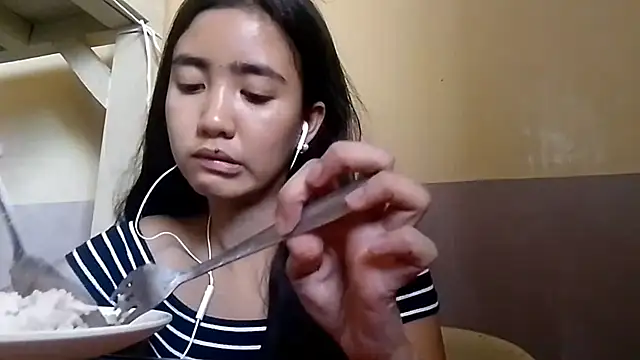 Snapshot of RessieAshcroft chatting on 02-26-26, 07:18 RessieAshcroft online show from 02-26-26, 07:18