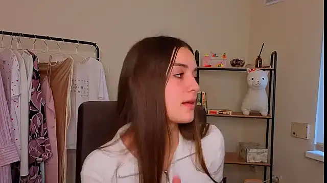 Snapshot of ClaraaHowell chatting on 02-12-26, 01:39 ClaraaHowell online show from 02-12-26, 01:39