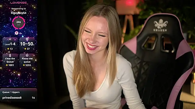 Snapshot of SweetDaisy_me chatting on 03-02-26, 03:41 SweetDaisy me online show from 03-02-26, 03:41